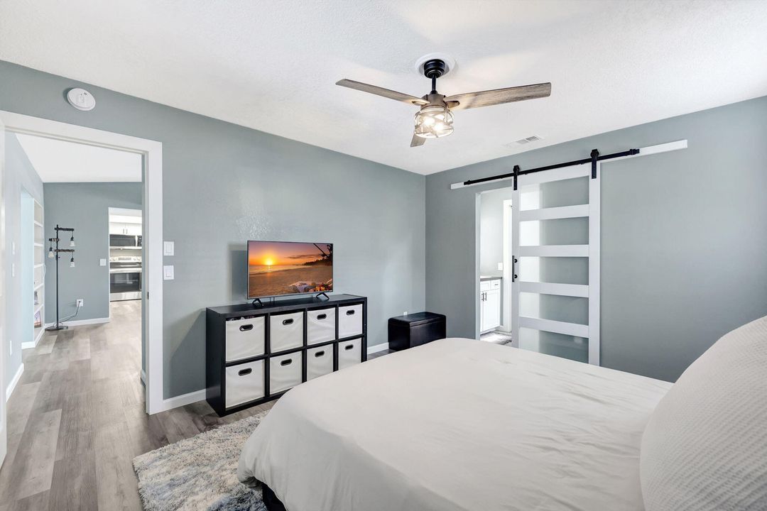 Active With Contract: $369,900 (2 beds, 2 baths, 1576 Square Feet)