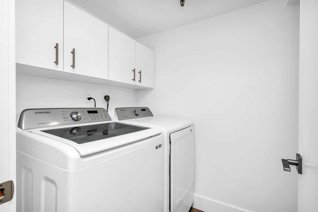 Active With Contract: $325,000 (2 beds, 2 baths, 1230 Square Feet)