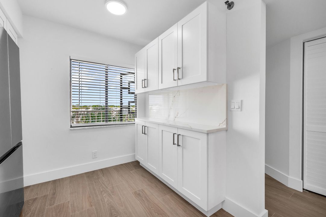 For Sale: $330,000 (2 beds, 2 baths, 1230 Square Feet)