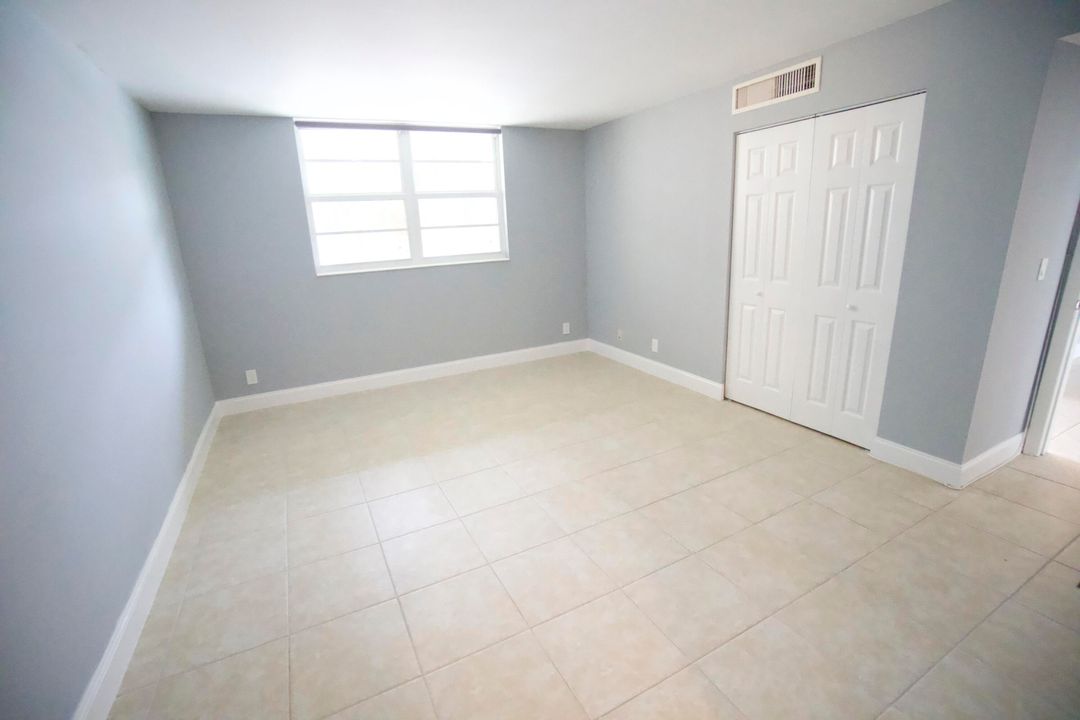 Active With Contract: $2,200 (2 beds, 2 baths, 1050 Square Feet)
