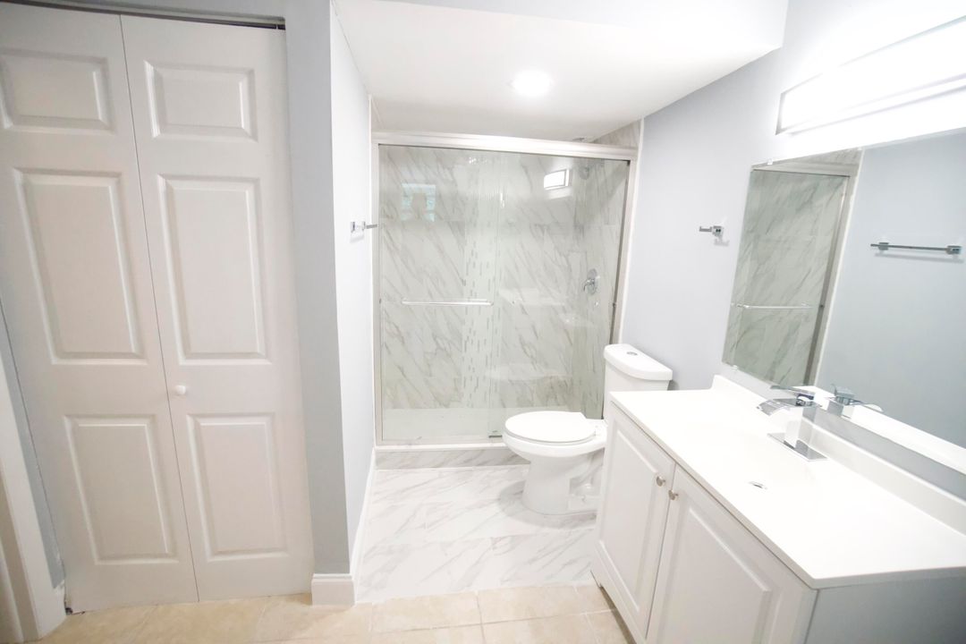 Active With Contract: $2,200 (2 beds, 2 baths, 1050 Square Feet)