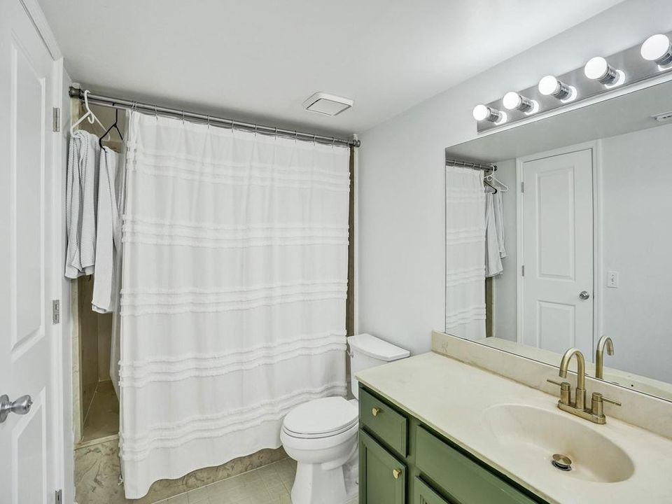 For Sale: $435,000 (3 beds, 2 baths, 1276 Square Feet)