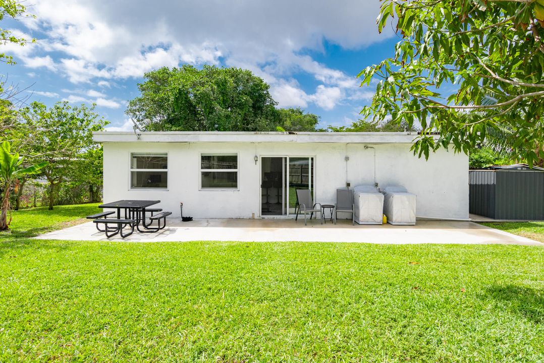 Active With Contract: $439,000 (4 beds, 2 baths, 1201 Square Feet)