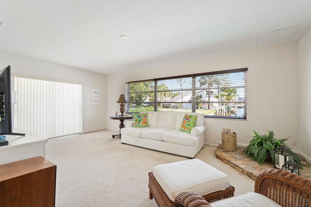 For Sale: $924,900 (2 beds, 2 baths, 1726 Square Feet)