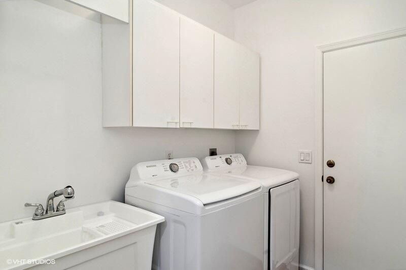 Active With Contract: $2,600 (3 beds, 2 baths, 1645 Square Feet)
