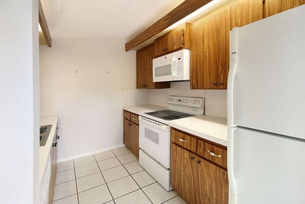 For Sale: $245,000 (2 beds, 2 baths, 1236 Square Feet)