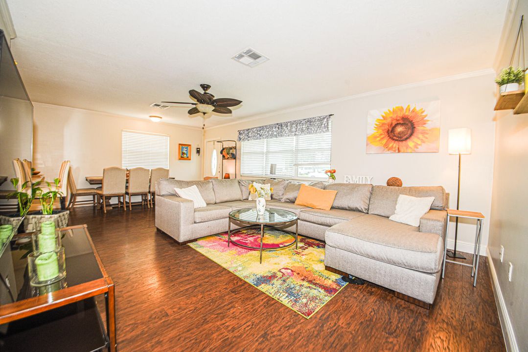 Active With Contract: $369,000 (2 beds, 1 baths, 1120 Square Feet)