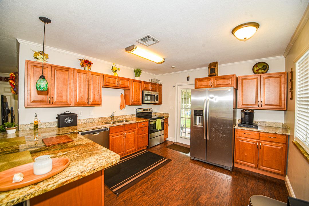Active With Contract: $369,000 (2 beds, 1 baths, 1120 Square Feet)