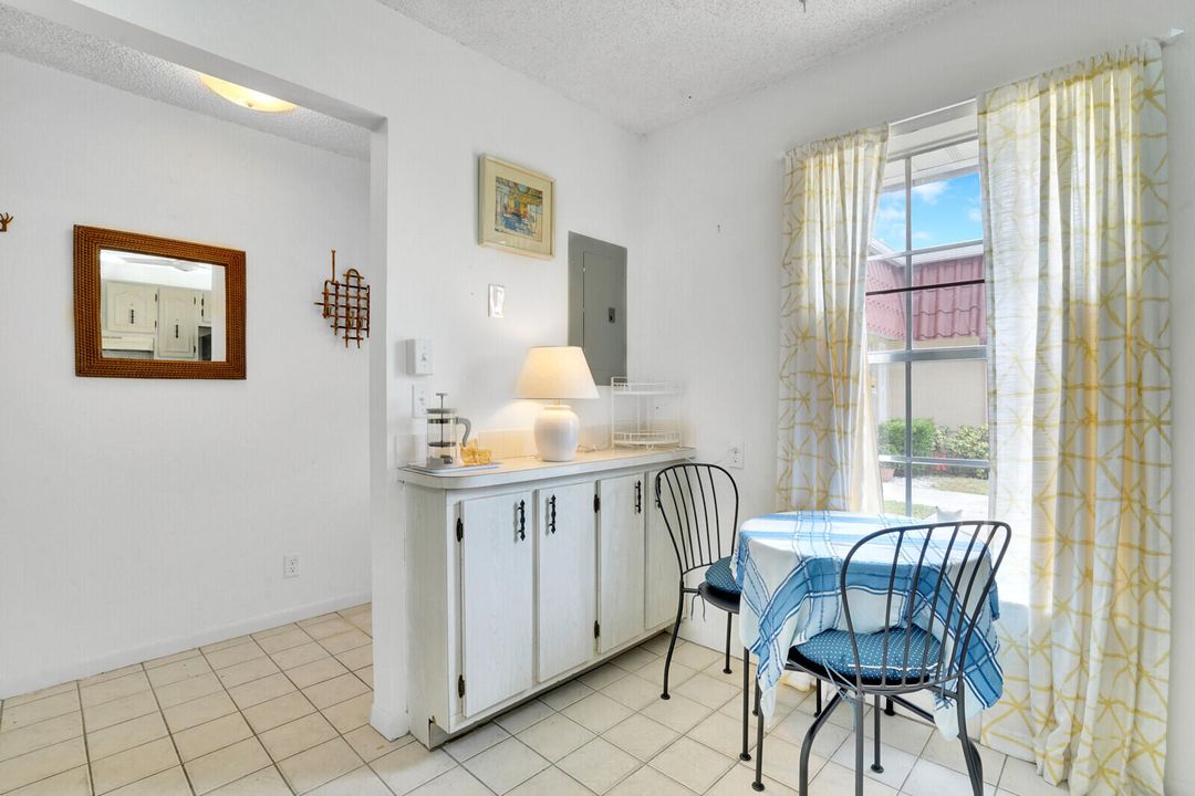For Sale: $160,000 (2 beds, 2 baths, 941 Square Feet)