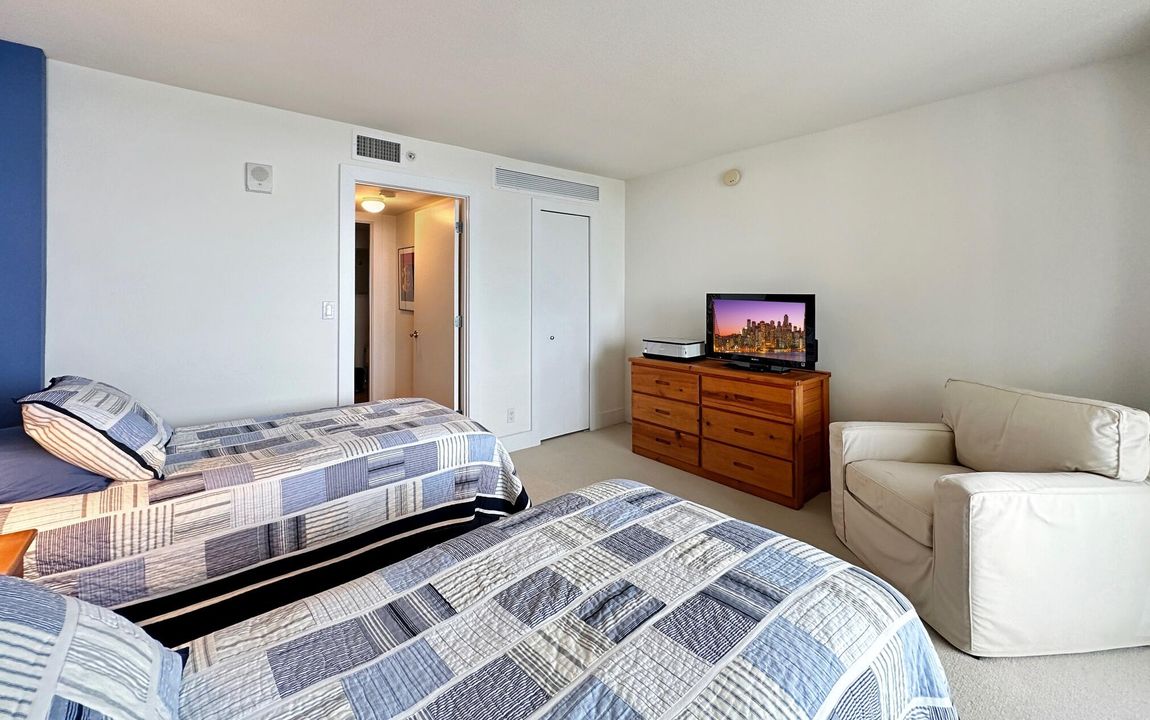 Active With Contract: $8,500 (2 beds, 2 baths, 1445 Square Feet)