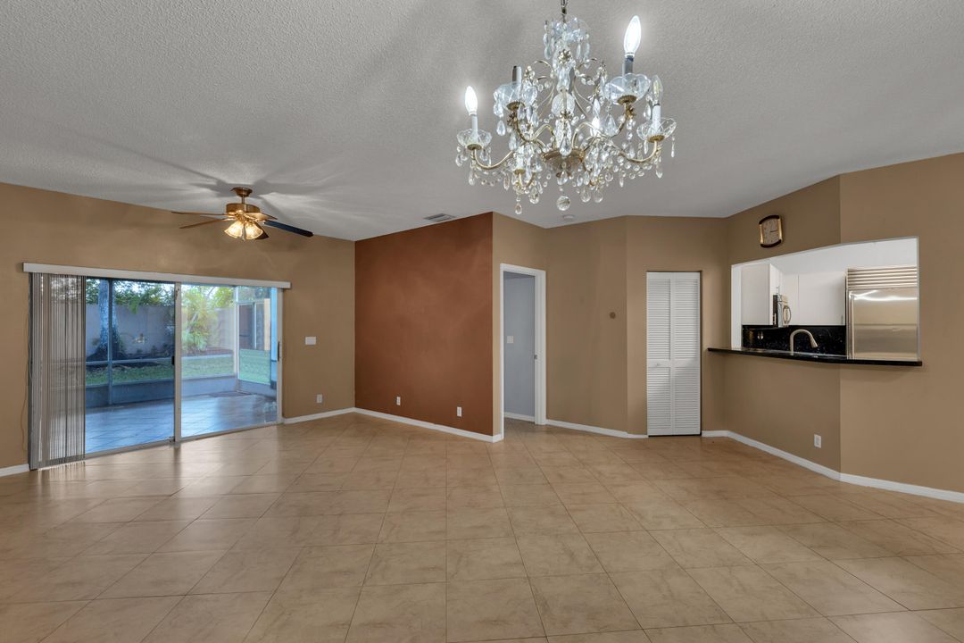 For Sale: $389,000 (2 beds, 2 baths, 1264 Square Feet)