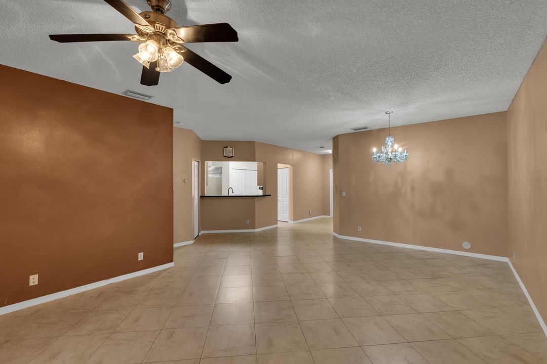 For Sale: $389,000 (2 beds, 2 baths, 1264 Square Feet)