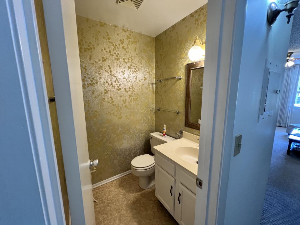 В аренду: $1,300 (1 спален, 1 ванн, 750 Квадратных фут)