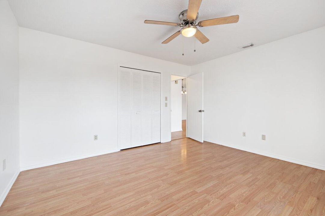 Active With Contract: $2,350 (3 beds, 2 baths, 1469 Square Feet)