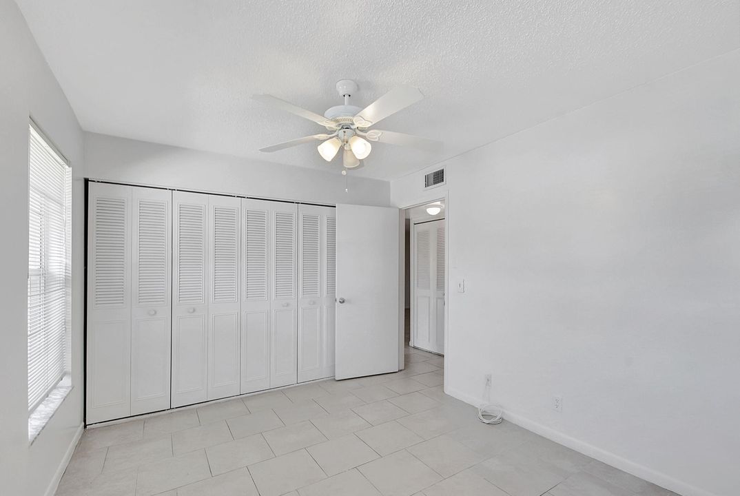 For Sale: $175,000 (2 beds, 2 baths, 941 Square Feet)