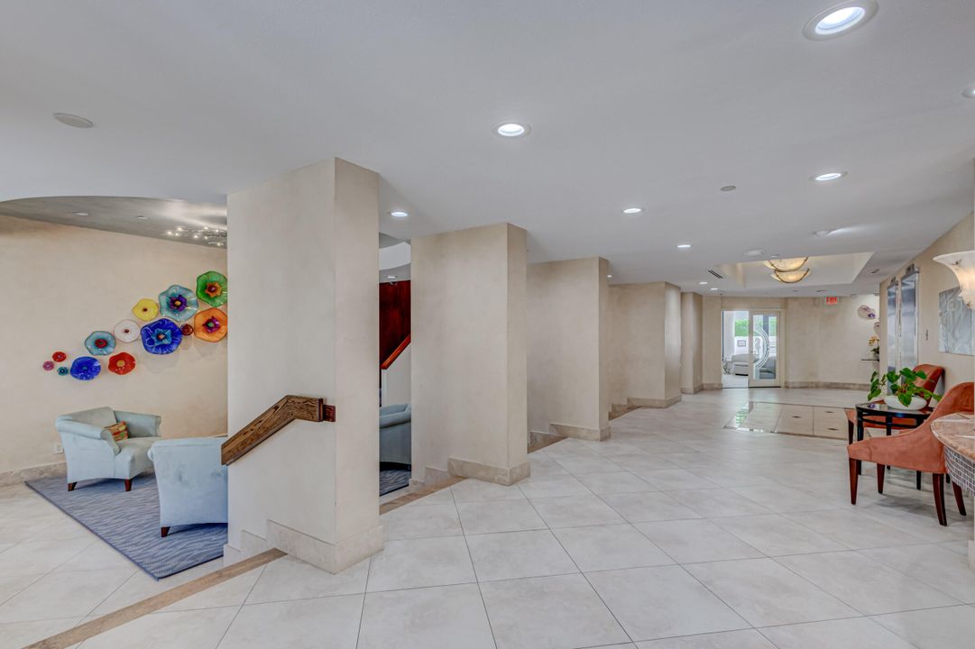 Active With Contract: $898,000 (2 beds, 2 baths, 2000 Square Feet)