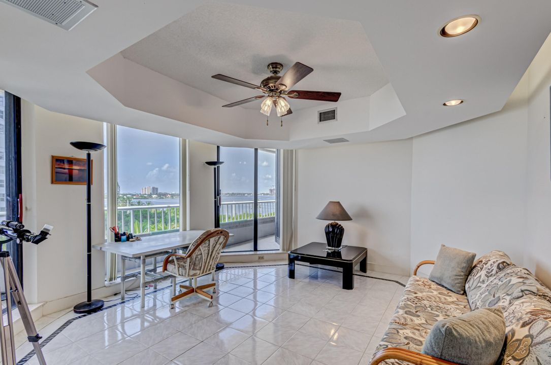 Active With Contract: $898,000 (2 beds, 2 baths, 2000 Square Feet)