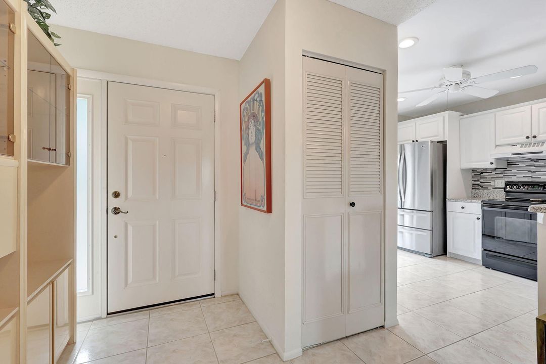 Active With Contract: $315,000 (3 beds, 2 baths, 1298 Square Feet)