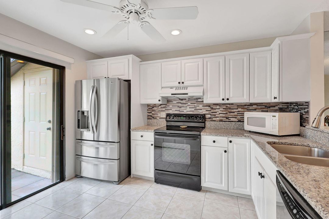 For Sale: $320,000 (3 beds, 2 baths, 1298 Square Feet)