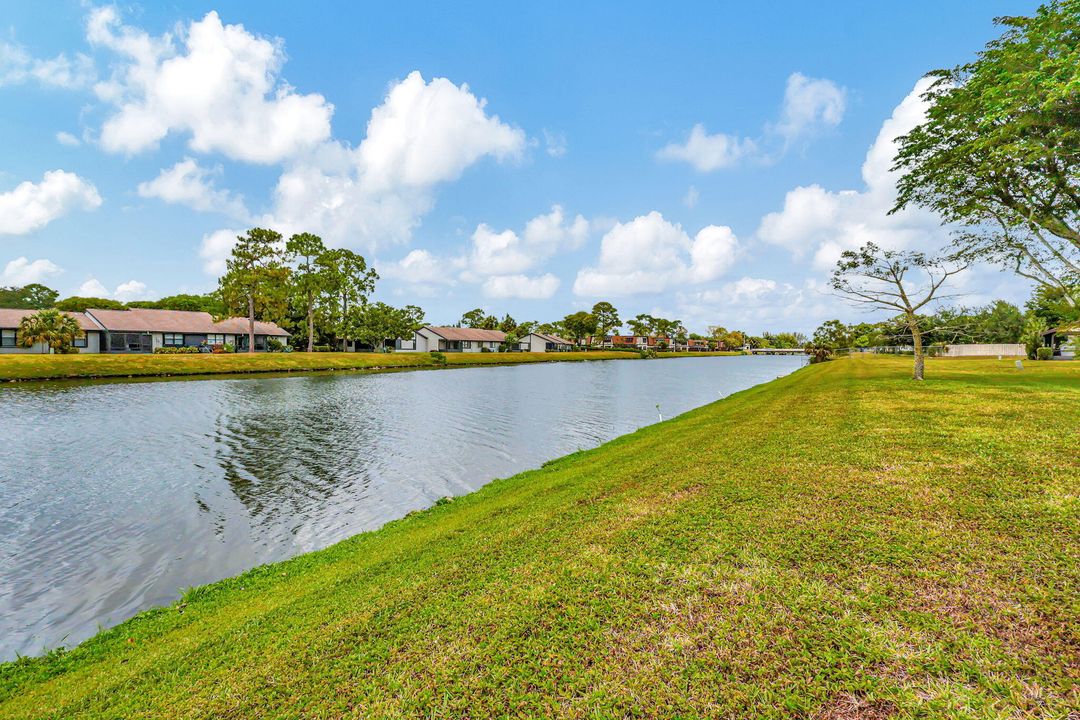 Active With Contract: $315,000 (3 beds, 2 baths, 1298 Square Feet)