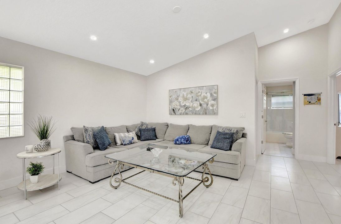 For Sale: $815,000 (4 beds, 3 baths, 2019 Square Feet)