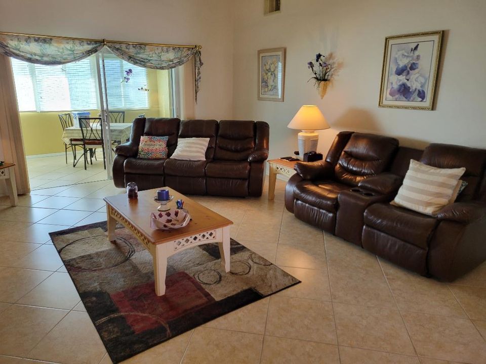 For Sale: $168,000 (2 beds, 2 baths, 1530 Square Feet)