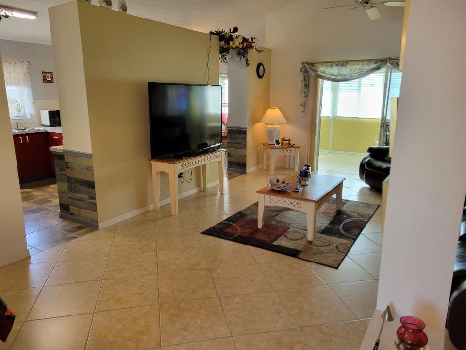 For Sale: $168,000 (2 beds, 2 baths, 1530 Square Feet)