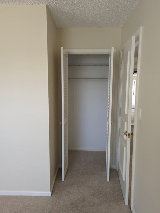 Active With Contract: $2,800 (2 beds, 2 baths, 1240 Square Feet)