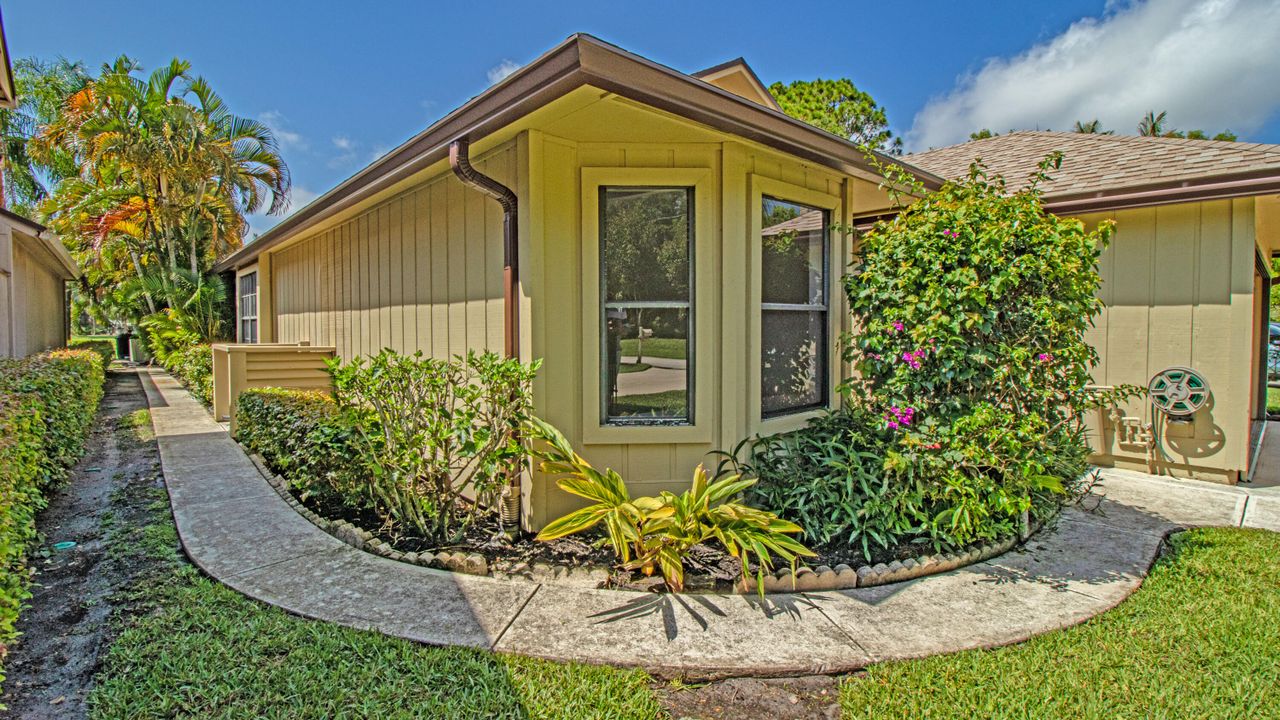 For Sale: $459,000 (3 beds, 2 baths, 1803 Square Feet)