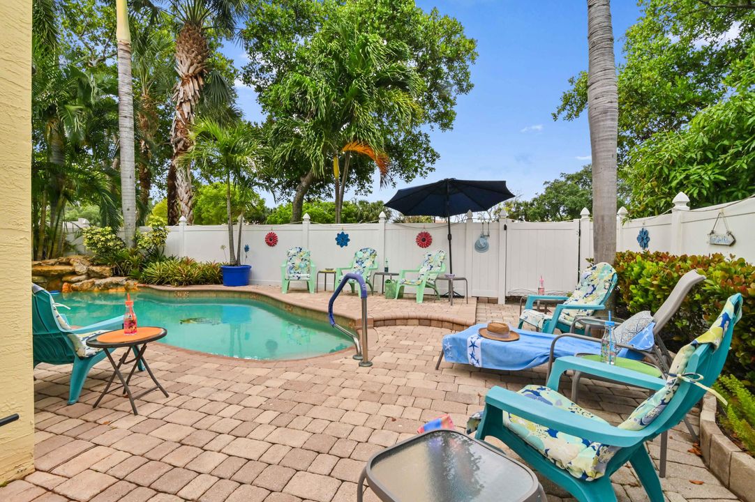 For Sale: $625,000 (5 beds, 3 baths, 2674 Square Feet)