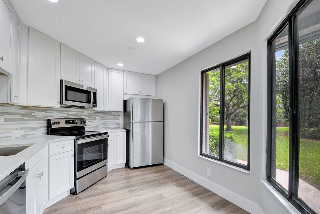 For Sale: $355,000 (3 beds, 2 baths, 1225 Square Feet)