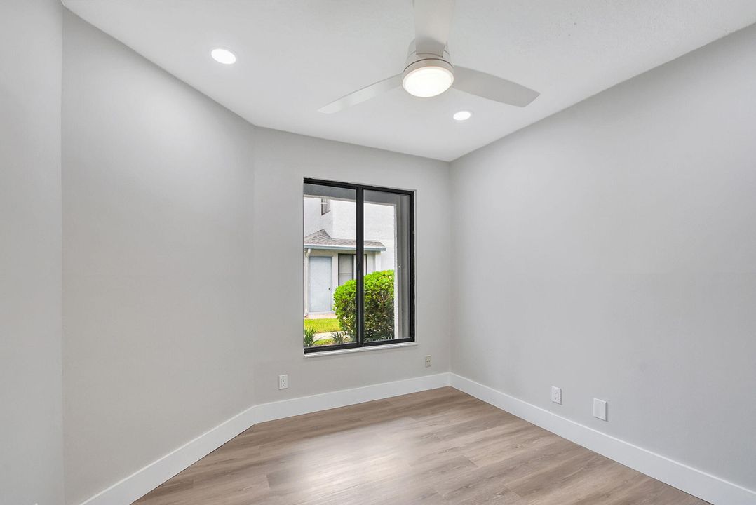 For Sale: $355,000 (3 beds, 2 baths, 1225 Square Feet)