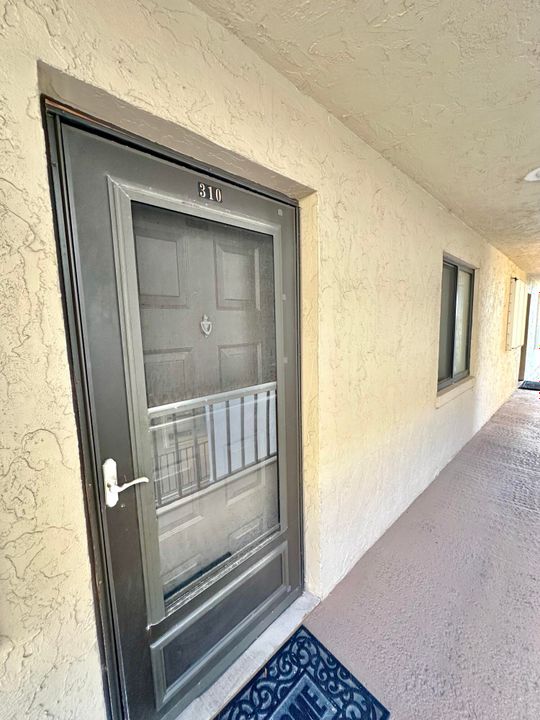 For Rent: $2,000 (2 beds, 2 baths, 1029 Square Feet)