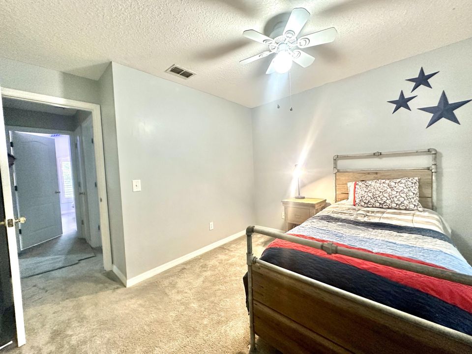 Active With Contract: $527,000 (3 beds, 2 baths, 1462 Square Feet)