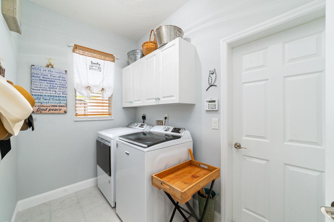 For Sale: $500,000 (2 beds, 2 baths, 2044 Square Feet)