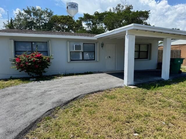 For Sale: $379,000 (3 beds, 2 baths, 936 Square Feet)