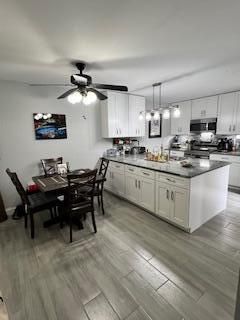 For Sale: $372,000 (3 beds, 2 baths, 1488 Square Feet)
