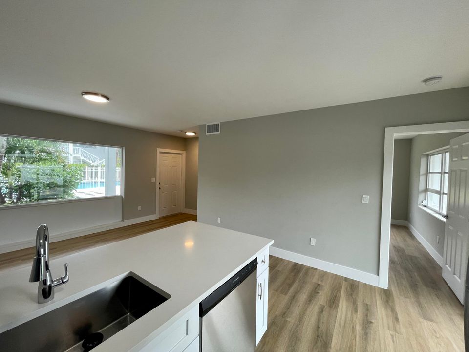For Rent: $2,195 (1 beds, 1 baths, 580 Square Feet)