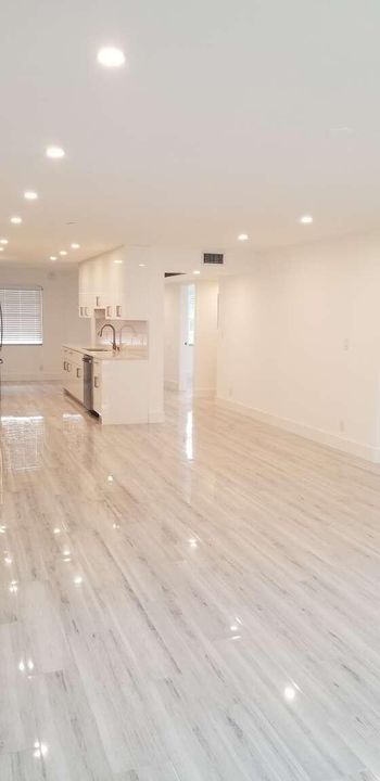 For Sale: $339,000 (2 beds, 2 baths, 1157 Square Feet)