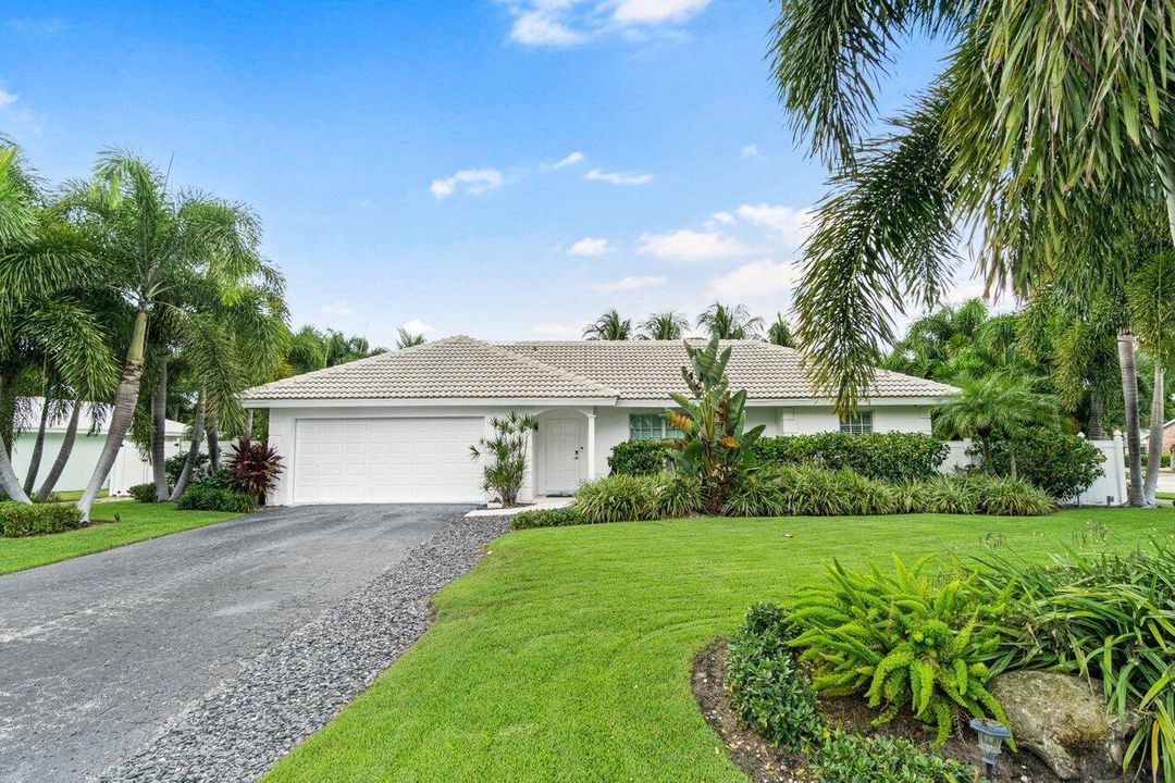 For Sale: $1,799,000 (3 beds, 2 baths, 1602 Square Feet)