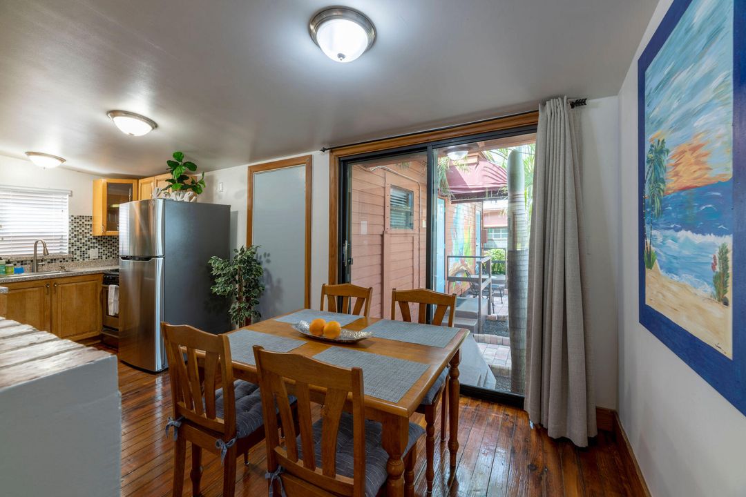 Active With Contract: $2,500 (1 beds, 1 baths, 680 Square Feet)