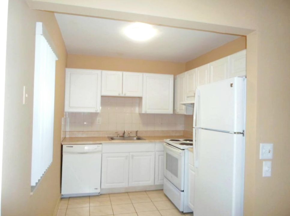For Rent: $1,650 (2 beds, 2 baths, 907 Square Feet)