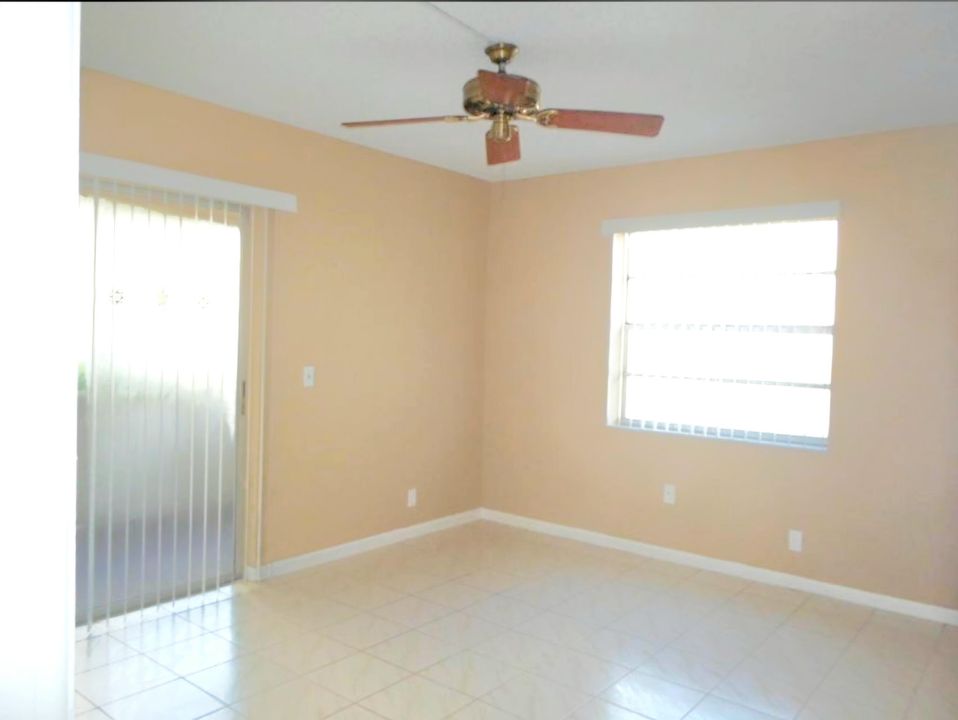 For Rent: $1,650 (2 beds, 2 baths, 907 Square Feet)