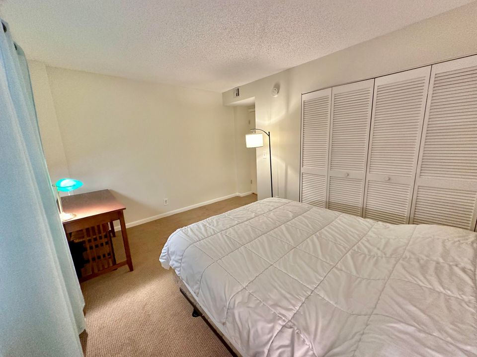 For Rent: $2,000 (2 beds, 2 baths, 1029 Square Feet)