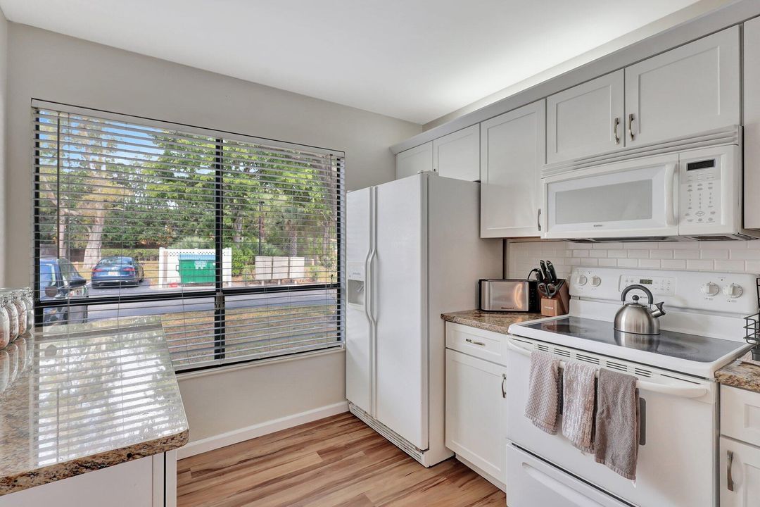 Active With Contract: $339,000 (3 beds, 2 baths, 1396 Square Feet)