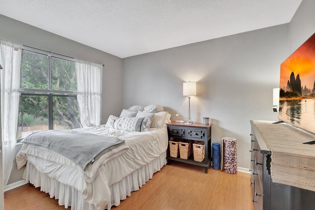 Active With Contract: $339,000 (3 beds, 2 baths, 1396 Square Feet)