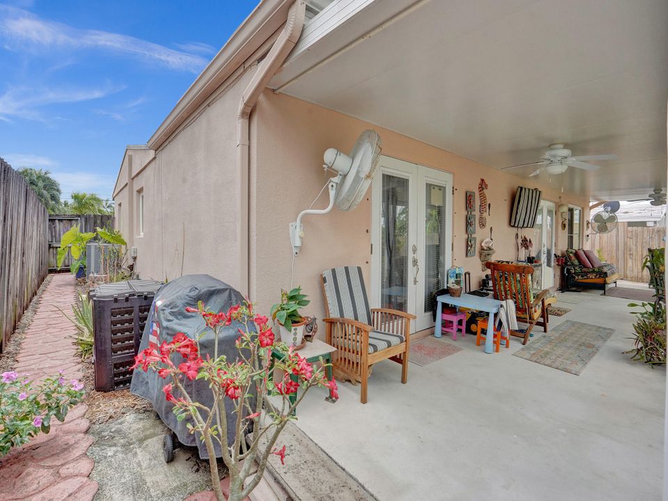 For Sale: $675,000 (3 beds, 2 baths, 1393 Square Feet)