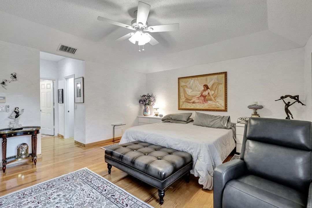 For Sale: $575,000 (2 beds, 2 baths, 1952 Square Feet)