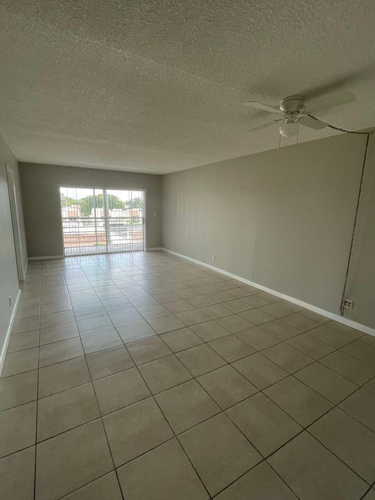 For Rent: $1,850 (2 beds, 2 baths, 1020 Square Feet)