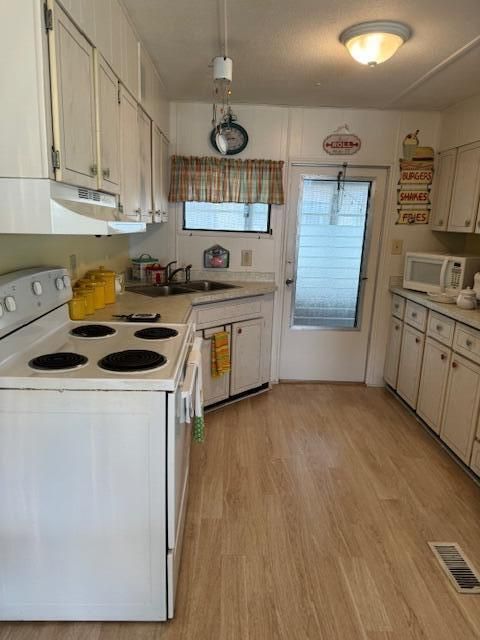 For Sale: $55,000 (2 beds, 2 baths, 1350 Square Feet)
